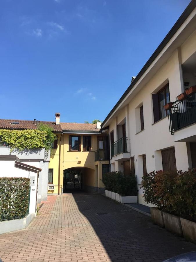 Corte Della Crisalide Ampio E Luminoso Bilocale In Centro Storico Cernusco Sul Naviglio Dış mekan fotoğraf